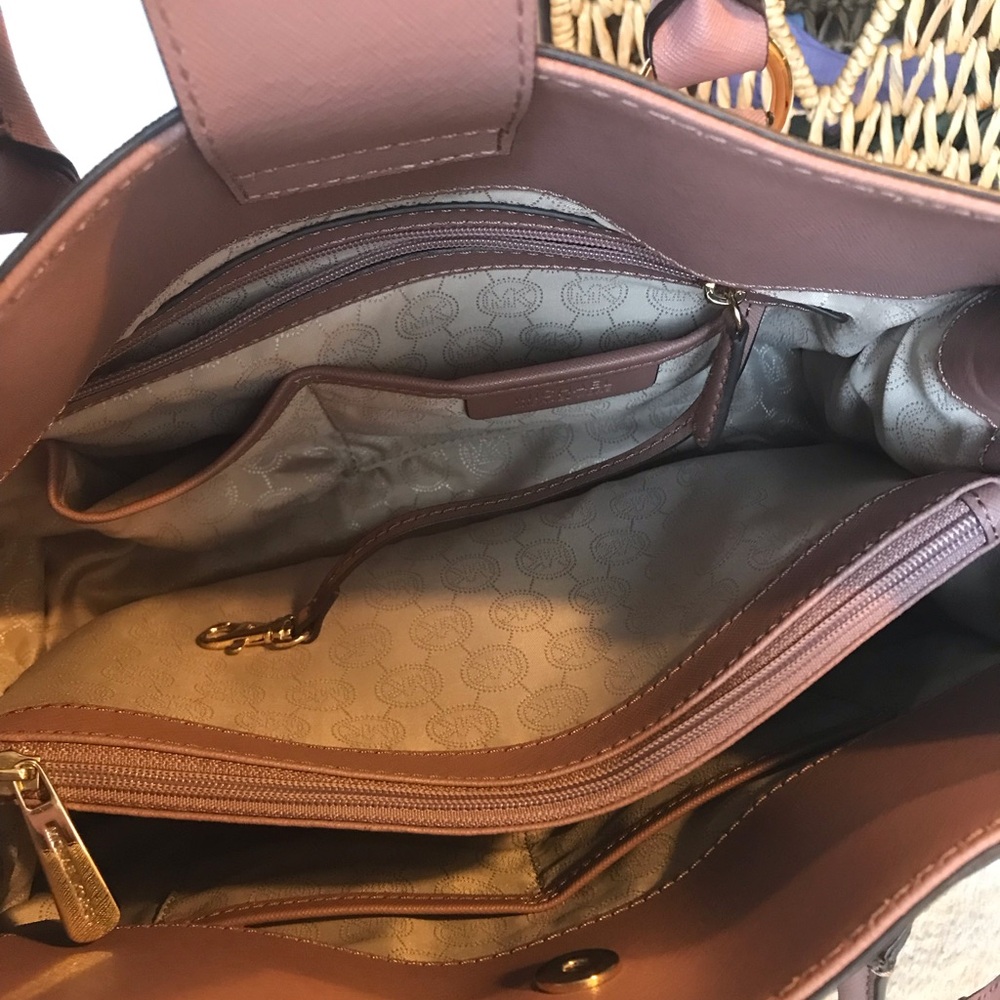 Michael Kors Hamilton Handbag - Picture 10 of 11